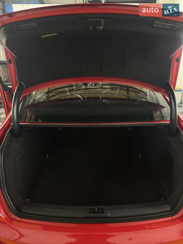 Седан Audi A4 2015 в Києві фото 8 Седан Audi A4 2015 в Києві