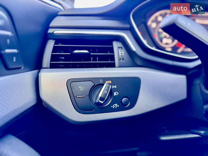 Седан Audi A4 2018 в Києві