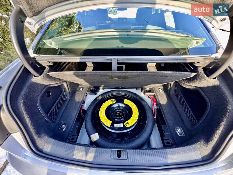 Седан Audi A4 2018 в Києві