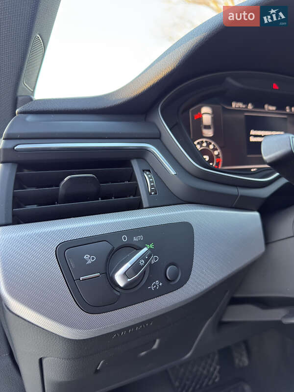 Седан Audi A4 2019 в Киеве