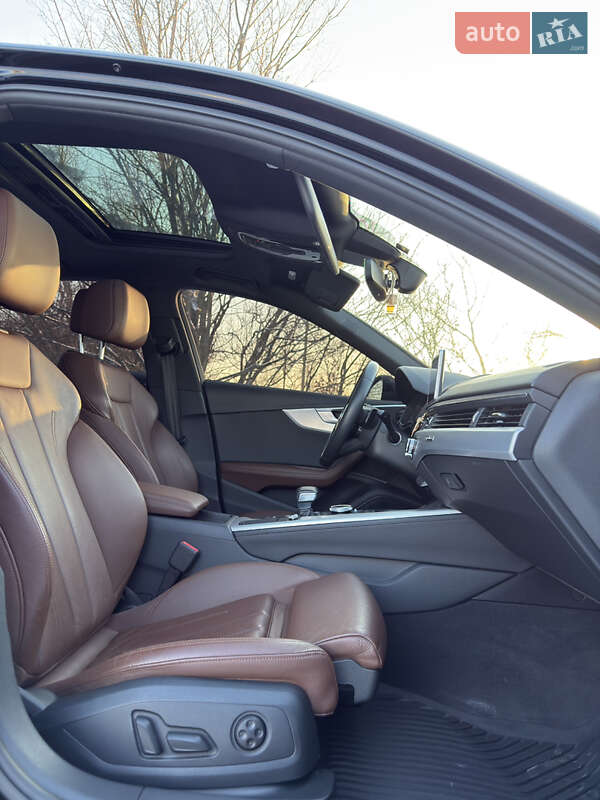 Седан Audi A4 2019 в Киеве