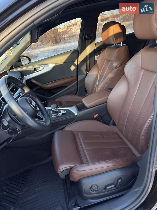 Седан Audi A4 2019 в Киеве