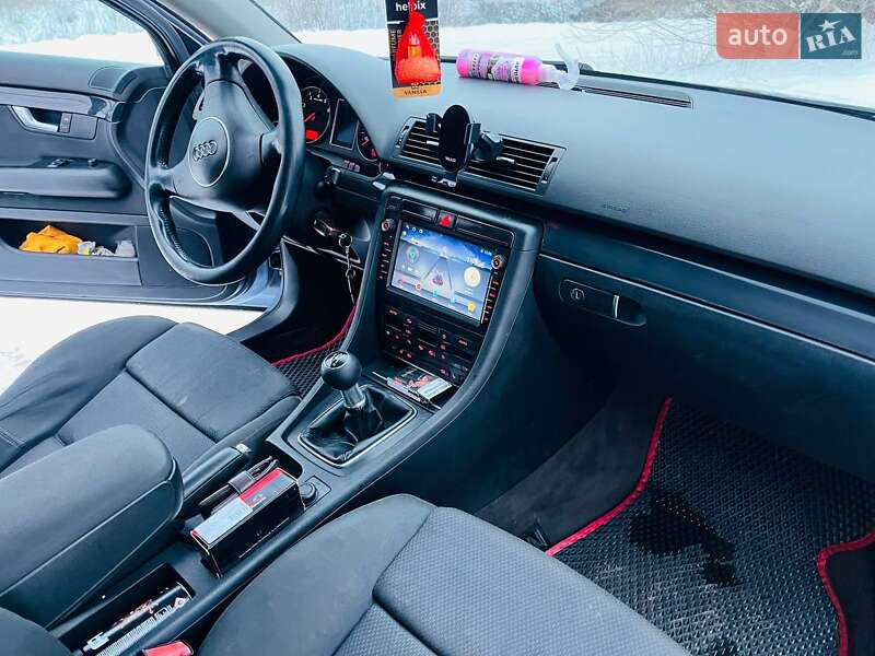 Седан Audi A4 2004 в Надворной