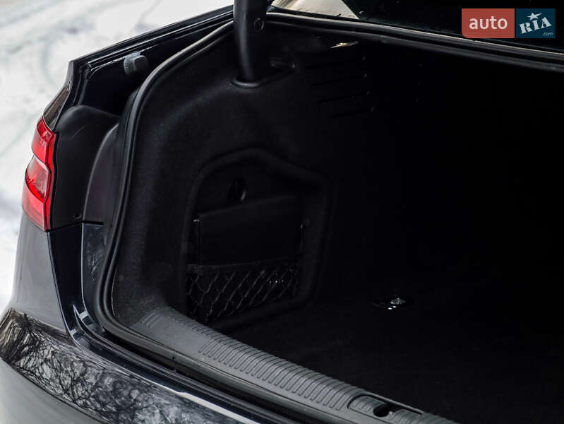 Седан Audi A4 2018 в Сумах