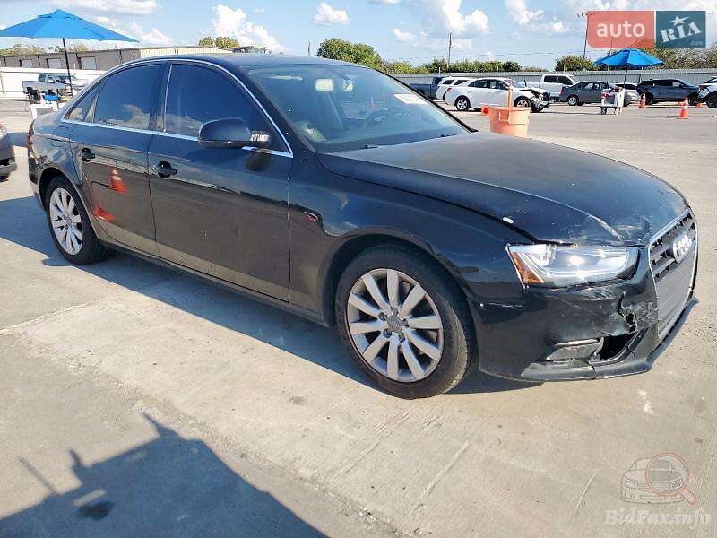 Седан Audi A4 2012 в Львові