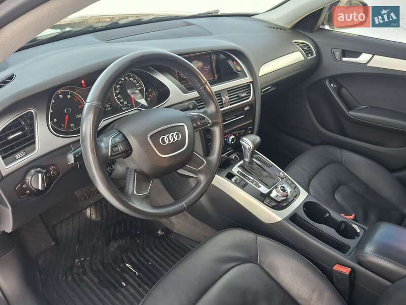 Седан Audi A4 2013 в Каменец-Подольском
