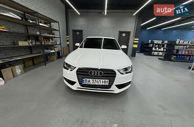 Седан Audi A4 2014 в Кропивницькому