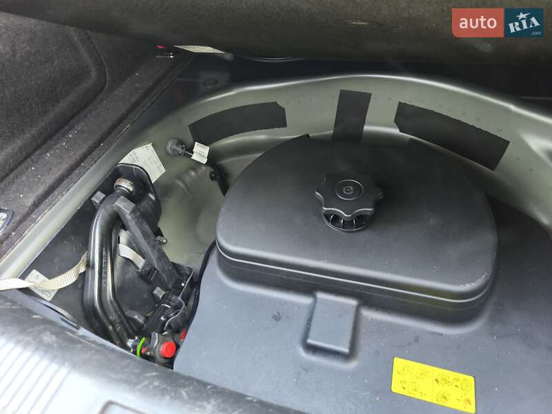 Седан Audi A4 2010 в Дніпрі