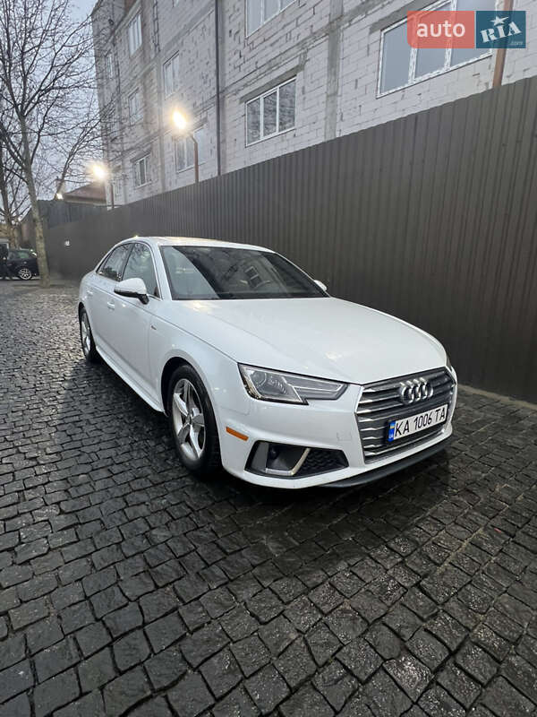 Седан Audi A4 2018 в Киеве