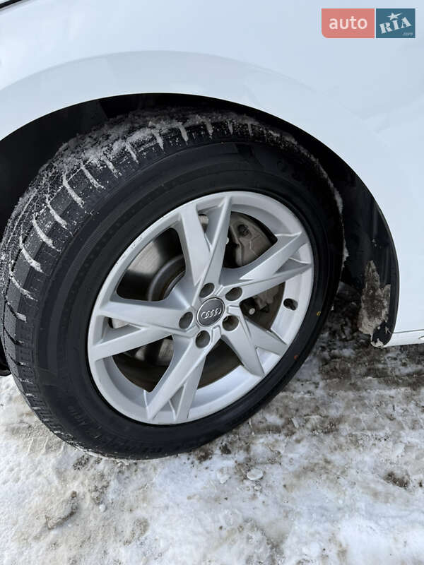 Седан Audi A4 2017 в Киеве фото 27 Седан Audi A4 2017 в Киеве
