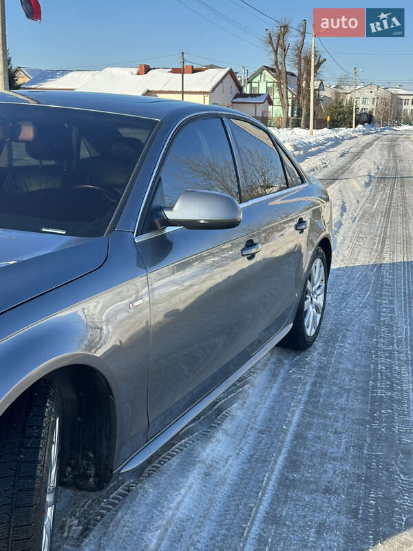 Седан Audi A4 2014 в Львові