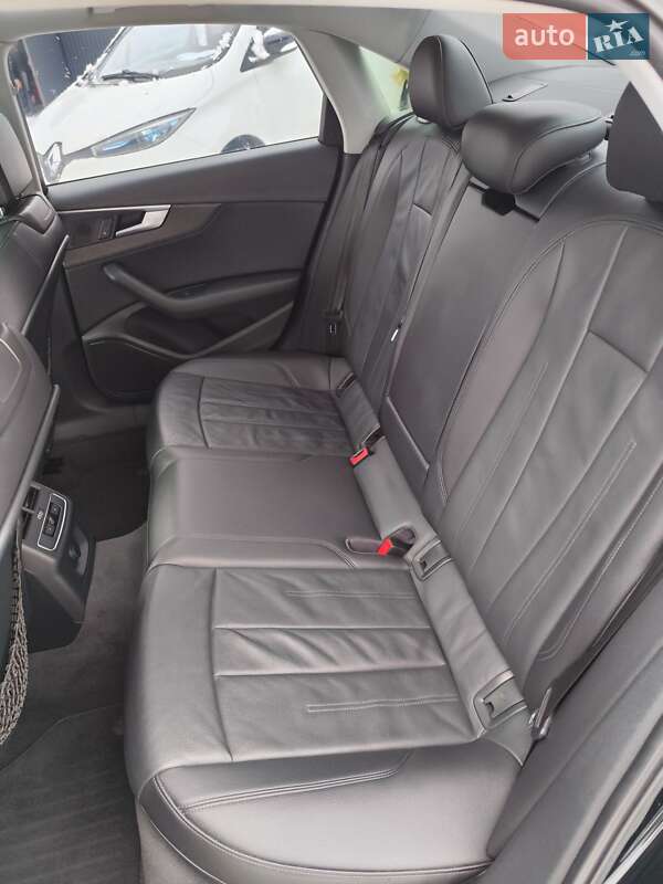 Седан Audi A4 2017 в Чернігові