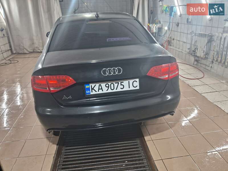 Седан Audi A4 2010 в Києві