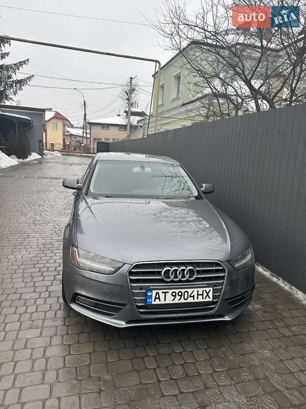 Седан Audi A4 2014 в Ивано-Франковске