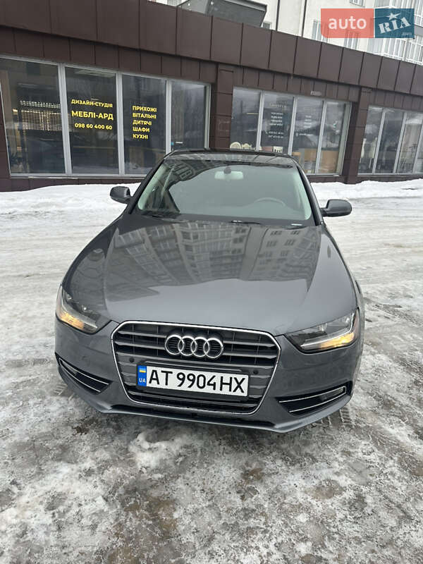 Седан Audi A4 2014 в Ивано-Франковске