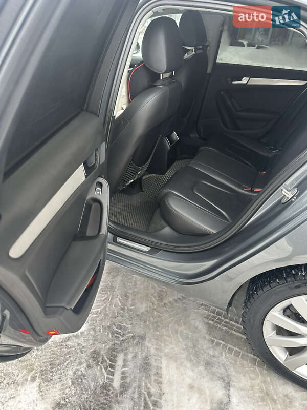 Седан Audi A4 2014 в Ивано-Франковске