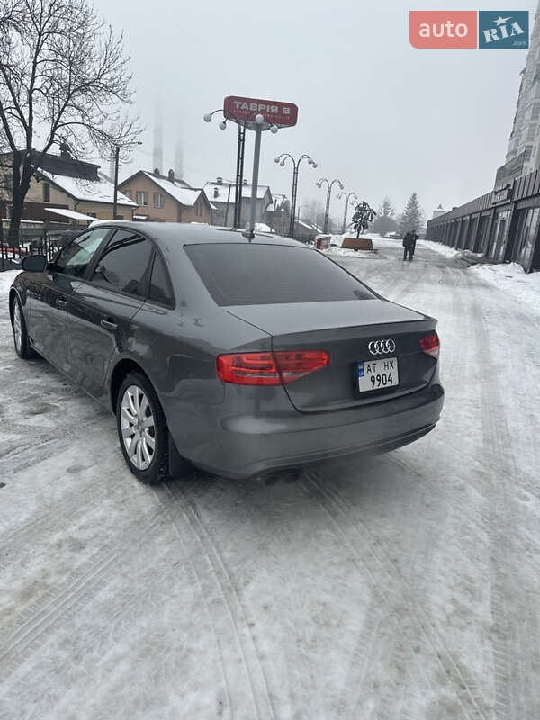 Седан Audi A4 2014 в Ивано-Франковске