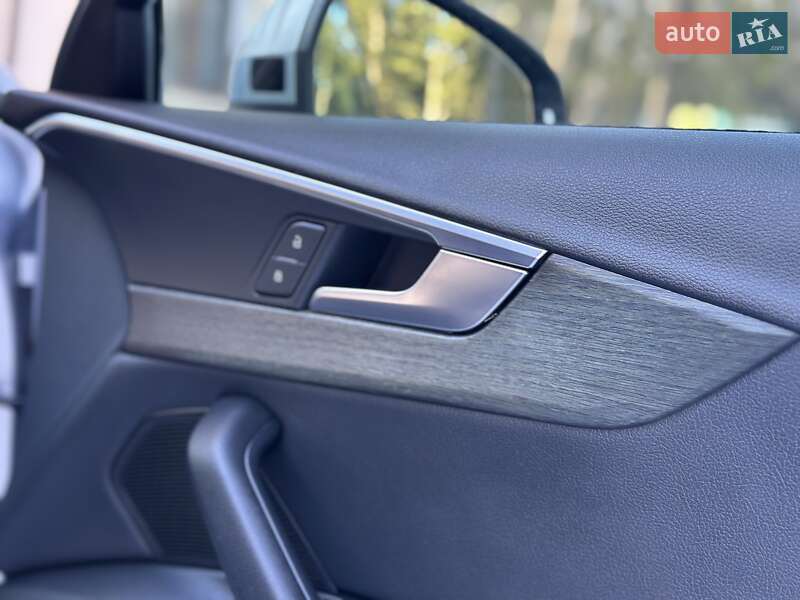 Седан Audi A4 2017 в Дрогобичі
