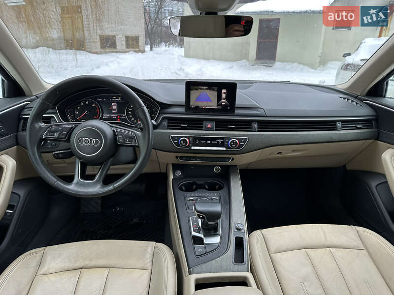Седан Audi A4 2018 в Рівному