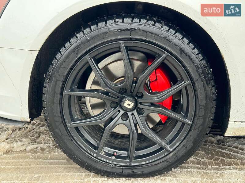 Седан Audi A4 2014 в Вінниці