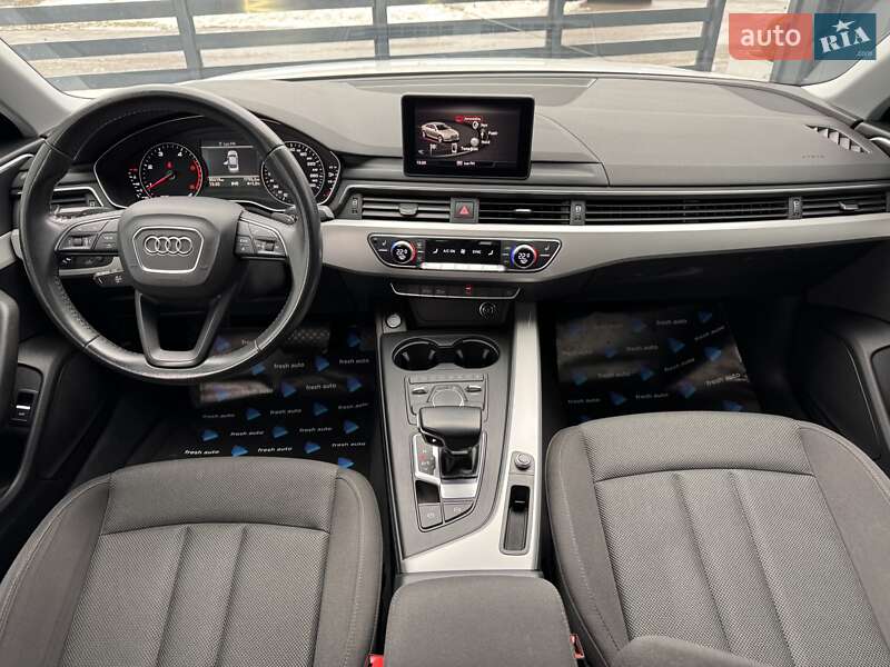 Седан Audi A4 2020 в Рівному
