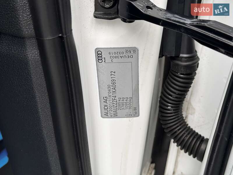 Седан Audi A4 2020 в Рівному