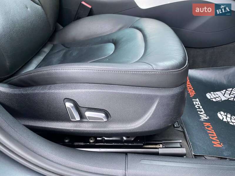 Седан Audi A4 2015 в Хмельницком