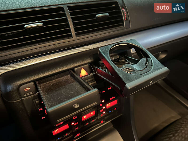 Седан Audi A4 2005 в Днепре