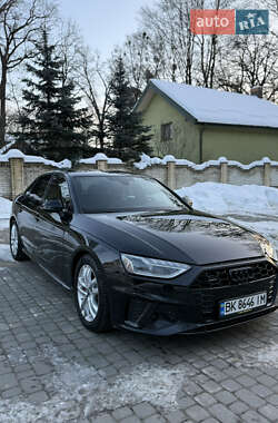 Седан Audi A4 2022 в Львове