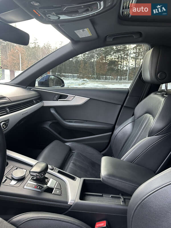Седан Audi A4 2018 в Львові