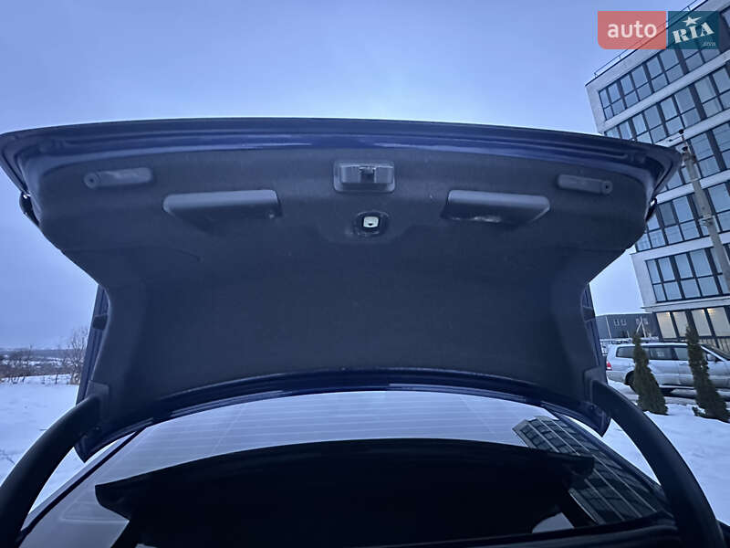 Седан Audi A4 2018 в Львові