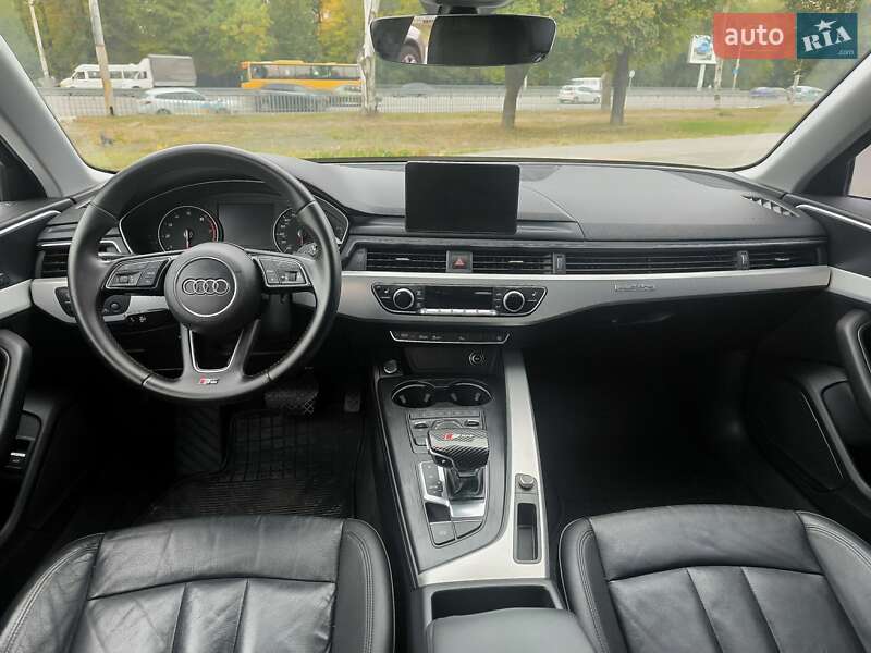 Седан Audi A4 2017 в Днепре