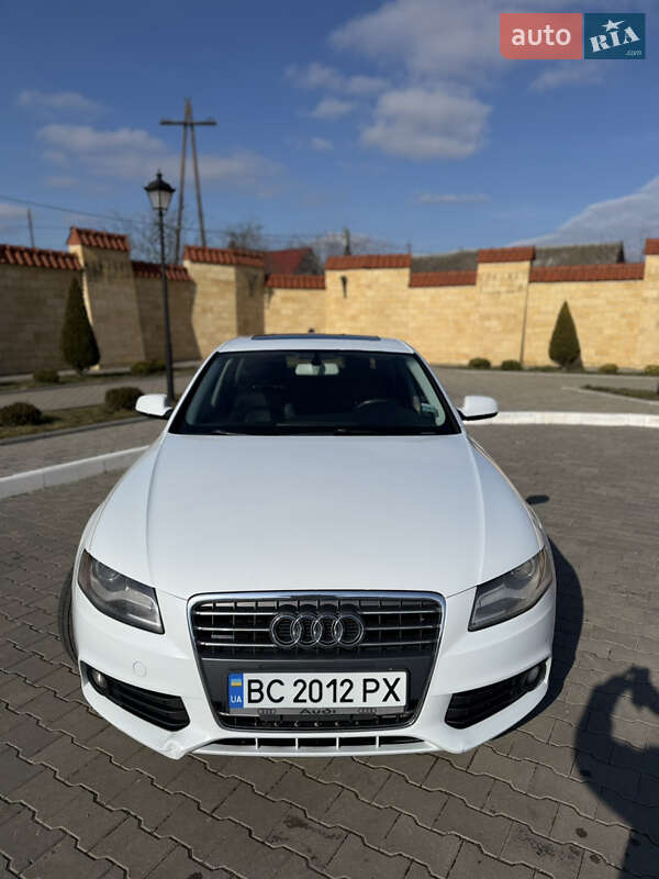 Седан Audi A4 2012 в Измаиле