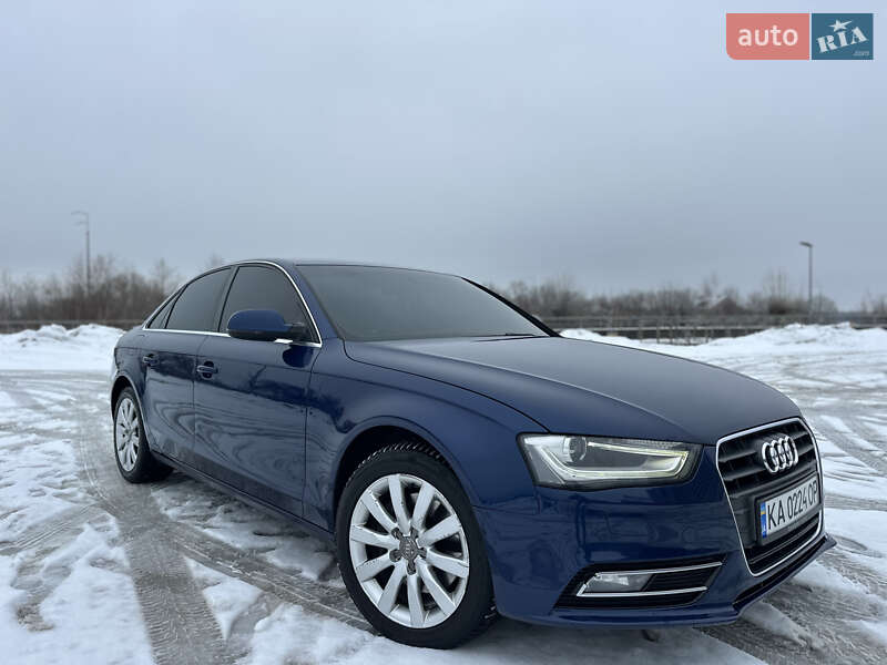 Седан Audi A4 2013 в Киеве
