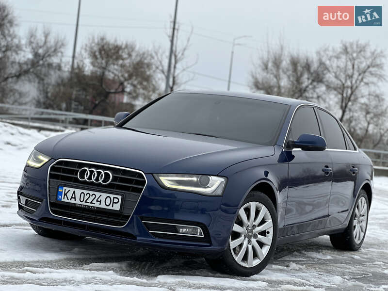 Седан Audi A4 2013 в Киеве