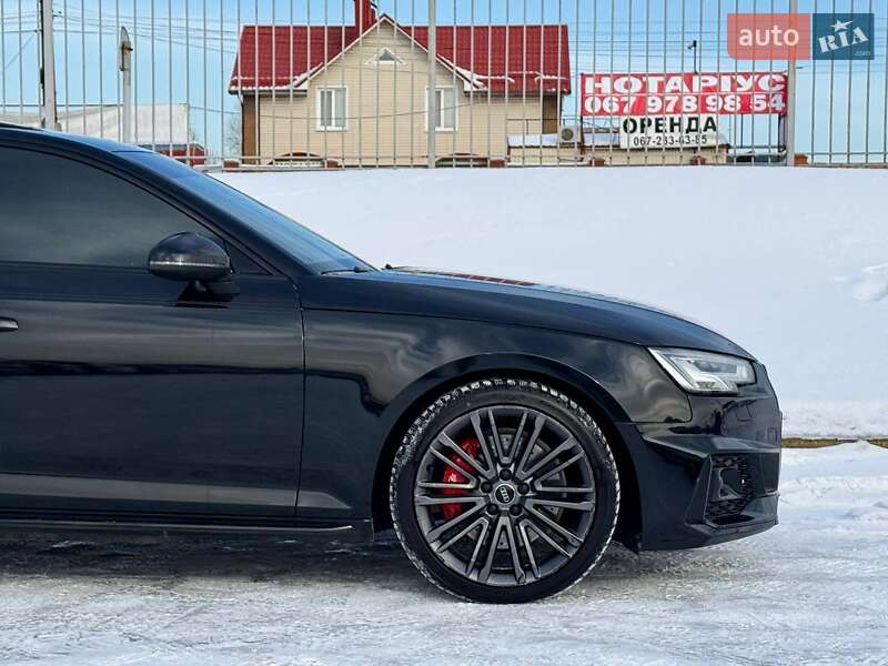 Седан Audi A4 2018 в Києві
