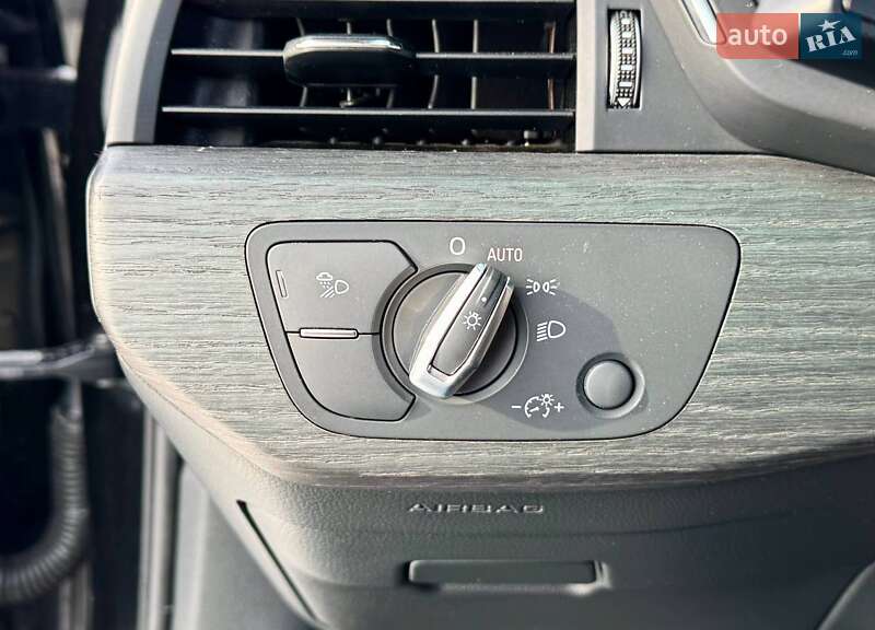 Седан Audi A4 2018 в Києві