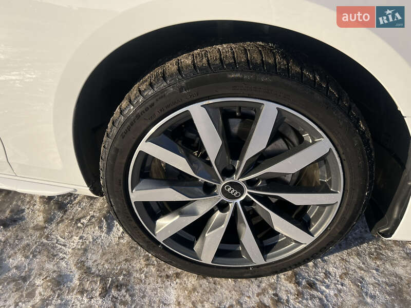 Седан Audi A4 2021 в Виннице