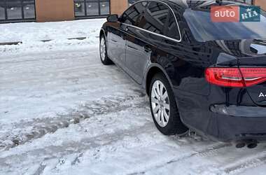 Седан Audi A4 2012 в Львове