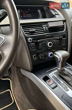 Седан Audi A4 2012 в Львове