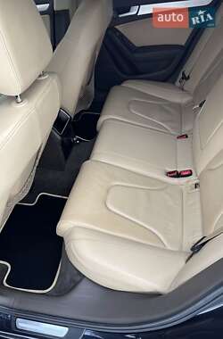 Седан Audi A4 2012 в Львове