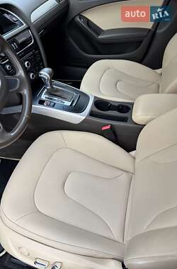 Седан Audi A4 2012 в Львове