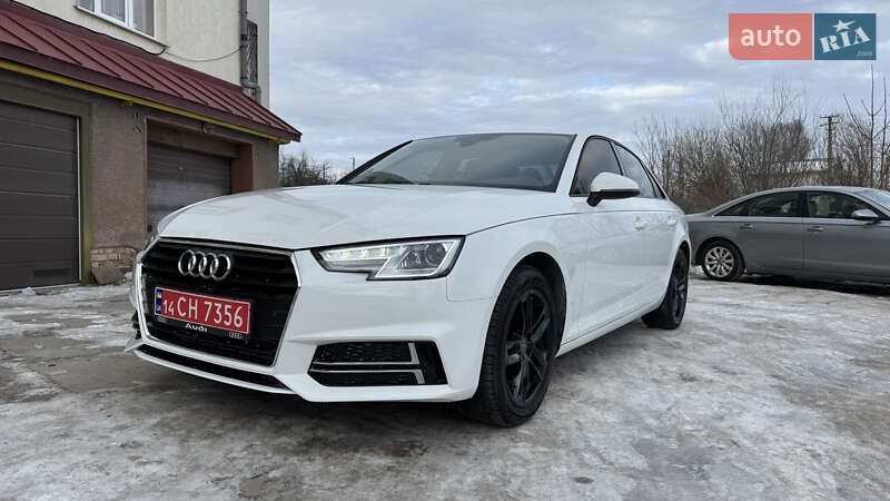 Седан Audi A4 2017 в Львові