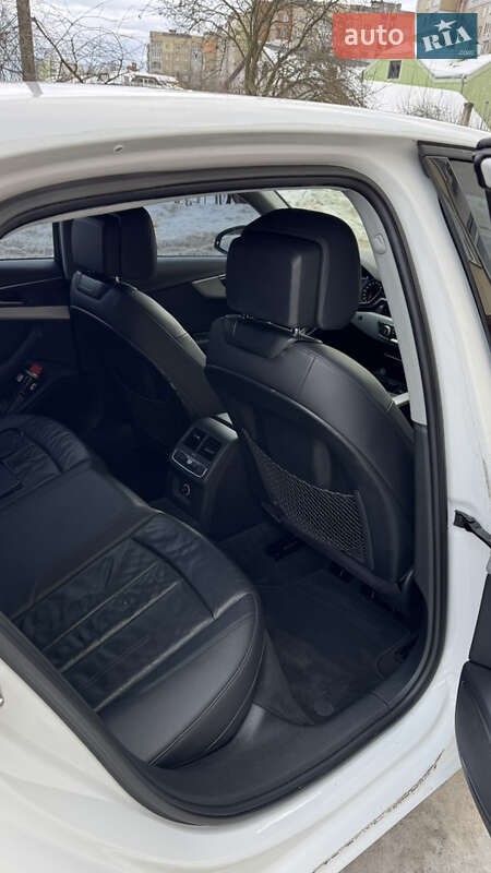 Седан Audi A4 2017 в Львові