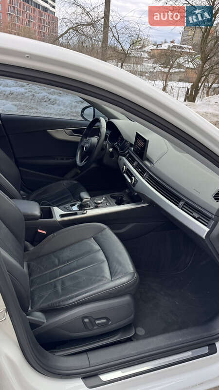 Седан Audi A4 2017 в Львові