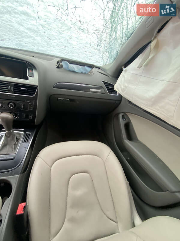 Седан Audi A4 2011 в Татарове
