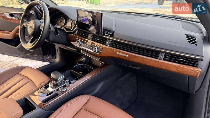 Седан Audi A4 2020 в Дніпрі