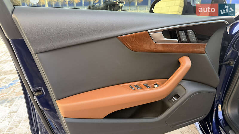 Седан Audi A4 2020 в Дніпрі