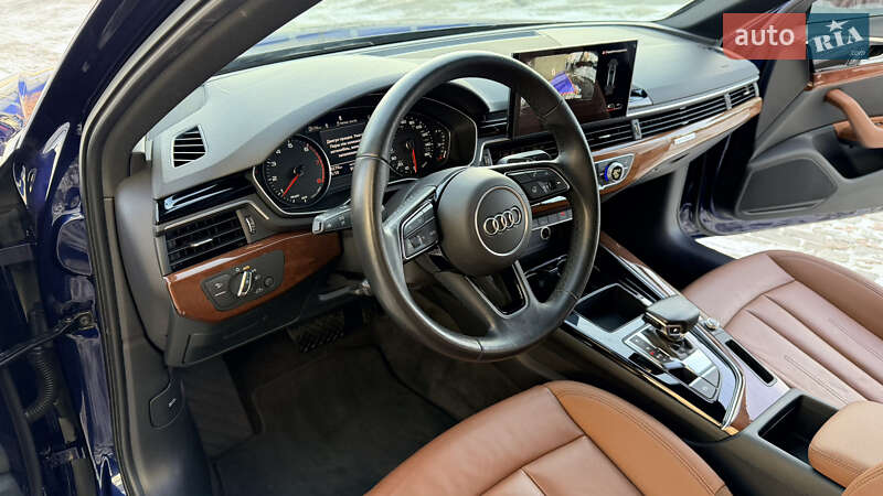 Седан Audi A4 2020 в Дніпрі
