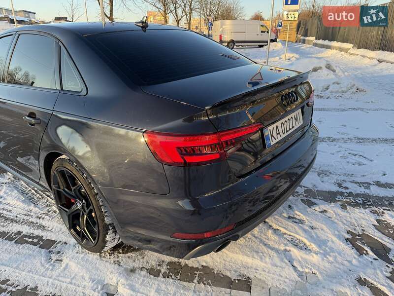 Седан Audi A4 2016 в Киеве